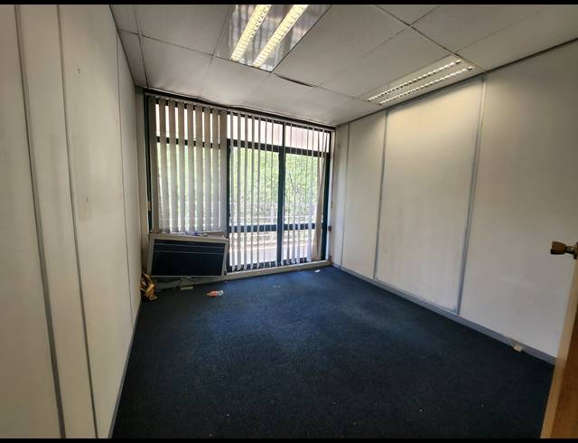 177M² OFFICE TO LET IN VORNA VALLEY